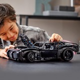 LEGO 42127 Technic Batmans Batmobil, Konstruktionsspielzeug Bausatz aus dem Batman-Film von 2022 mit Leuchtsteinen