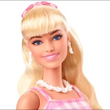Mattel Barbie The Movie - Margot Robbie als Barbie: Sammlerpuppe im rosa-weißen Karo-Kleid 