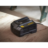 Stanley V20 4A Schnell-Ladegerät (18V) für V20 Akkus schwarz