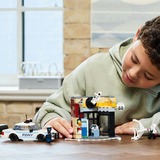 LEGO 76311 Marvel Super Heroes Spider-Verse: Miles Morales vs Spot, Konstruktionsspielzeug 