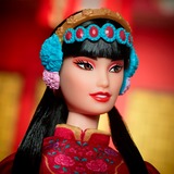 Mattel Barbie Signature Mond-Neujahr Puppe mit roter Blumen-Robe 