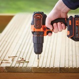 BLACK+DECKER Akku-Schlagbohrschrauber BCKSB04, 18Volt orange/schwarz, 2x Li-Ionen Akku 1,5Ah, Aufbewahrungsbox, 78-teiliges Zubehör-Set