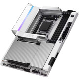 NZXT N9 X870E White, Mainboard schwarz