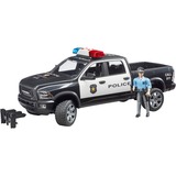 bruder 02505 RAM 2500 Polizei Pickup , Modellfahrzeug schwarz/weiß, Inkl. Polizist