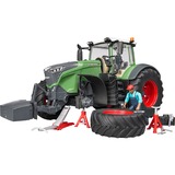 bruder Fendt 1050 Vario, Modellfahrzeug mit Mechaniker und Werkstattausstattung