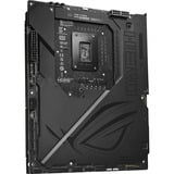 ASUS ROG MAXIMUS Z890 HERO BTF, Mainboard schwarz