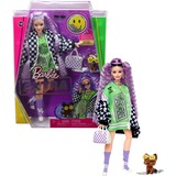Mattel Barbie Extra Puppe in schwarz-weißer Rennwagejacke mit lila Haaren 