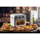 Ariete Heißluftfritteuse und Mini-Ofen 3in1 Vintage Blue weiß/hellblau, 1.350 Watt, Garraum 16 Liter, mit Sichtfenster