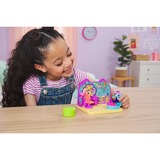 Spin Master Gabby's Dollhouse Deluxe Room Spielset - Wellness Raum mit Meerkätzchen, Spielfigur 