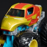 Spin Master Monster Jam 2er-Pack Iron Man vs. War Machine, Spielfahrzeug Maßstab 1:64