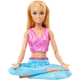 Mattel Barbie Made to Move mit pinken Sportoberteil und blauer Yogahose, Puppe 