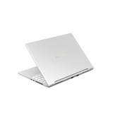 GIGABYTE AERO 14 OLED BMF-H2DEBB3SH, Notebook silber, Intel® Core™ i7-13620H, NVIDIA GeForce RTX 4050, 16 GB LPDDR5, 512 GB (512 GB SSD), Windows 11 Home 64-Bit