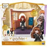 Spin Master Wizarding World Harry Potter - Hogwarts Zauberkunst Klassenzimmer Spielset, Spielfigur mit exklusiver Hermine Granger Sammelfigur