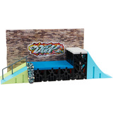 Spin Master Tech Deck - DGK Skate Park, Spielfahrzeug Finger-Skateboard-Rampe mit authentischem Fingerboard