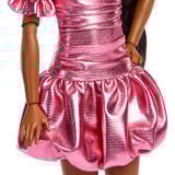 Mattel Barbie Deluxe Style im rosa Metallic Outfit, Spielfigur 