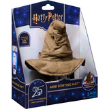 Spin Master Wizarding World Harry Potter - Mini Sprechender Hut, Spielfigur mit Hocker