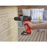 BLACK+DECKER 12Volt 4-er Kit, Schlagbohrschrauber, Stichsäge, Deltaschleifer, Lampe BDCK123S2S orange/schwarz, 2x Li-Ionen Akku 1,5Ah