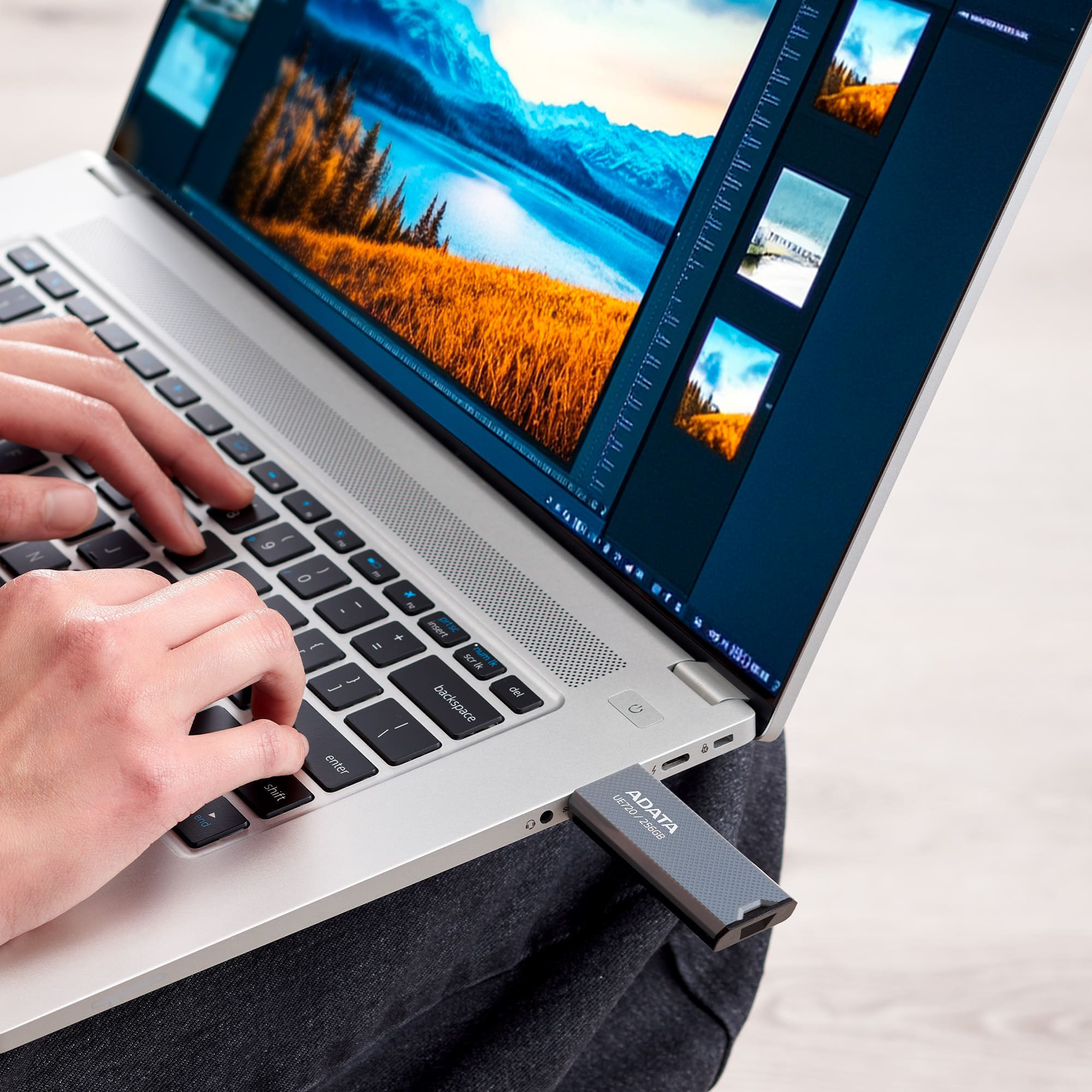 ADATA UE720 256 GB, USB-Stick USB-C 3.2 (10 Gbit/s)