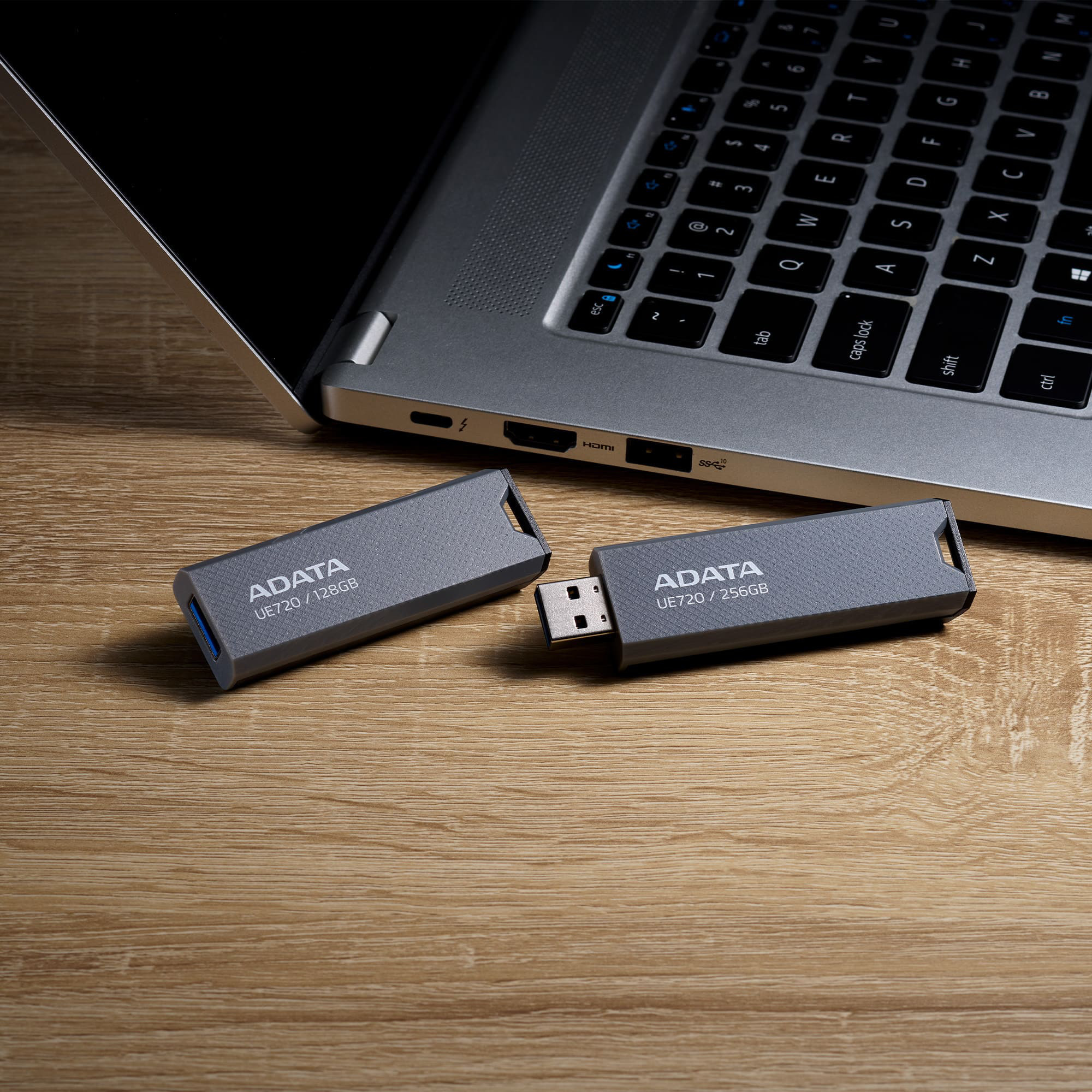 ADATA UE720 256 GB, USB-Stick USB-C 3.2 (10 Gbit/s)