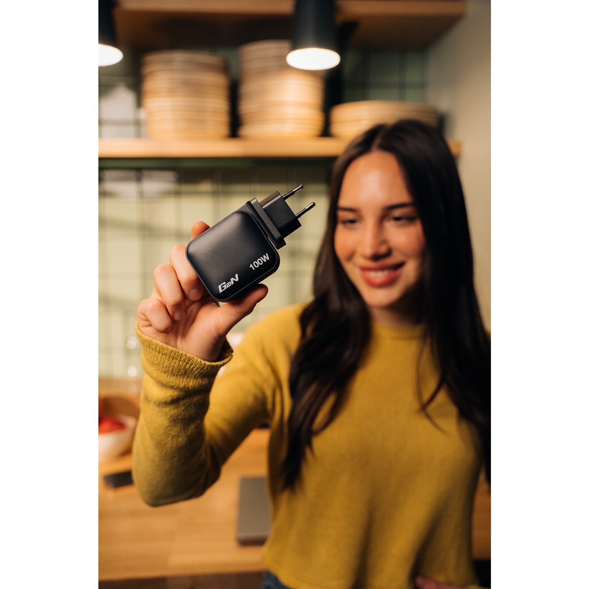 Verbatim Mini-GaN-Ladegerät 100W 4-Port, 1x USB-A , 3x USB-C schwarz, PD 3.0, QC 3.0