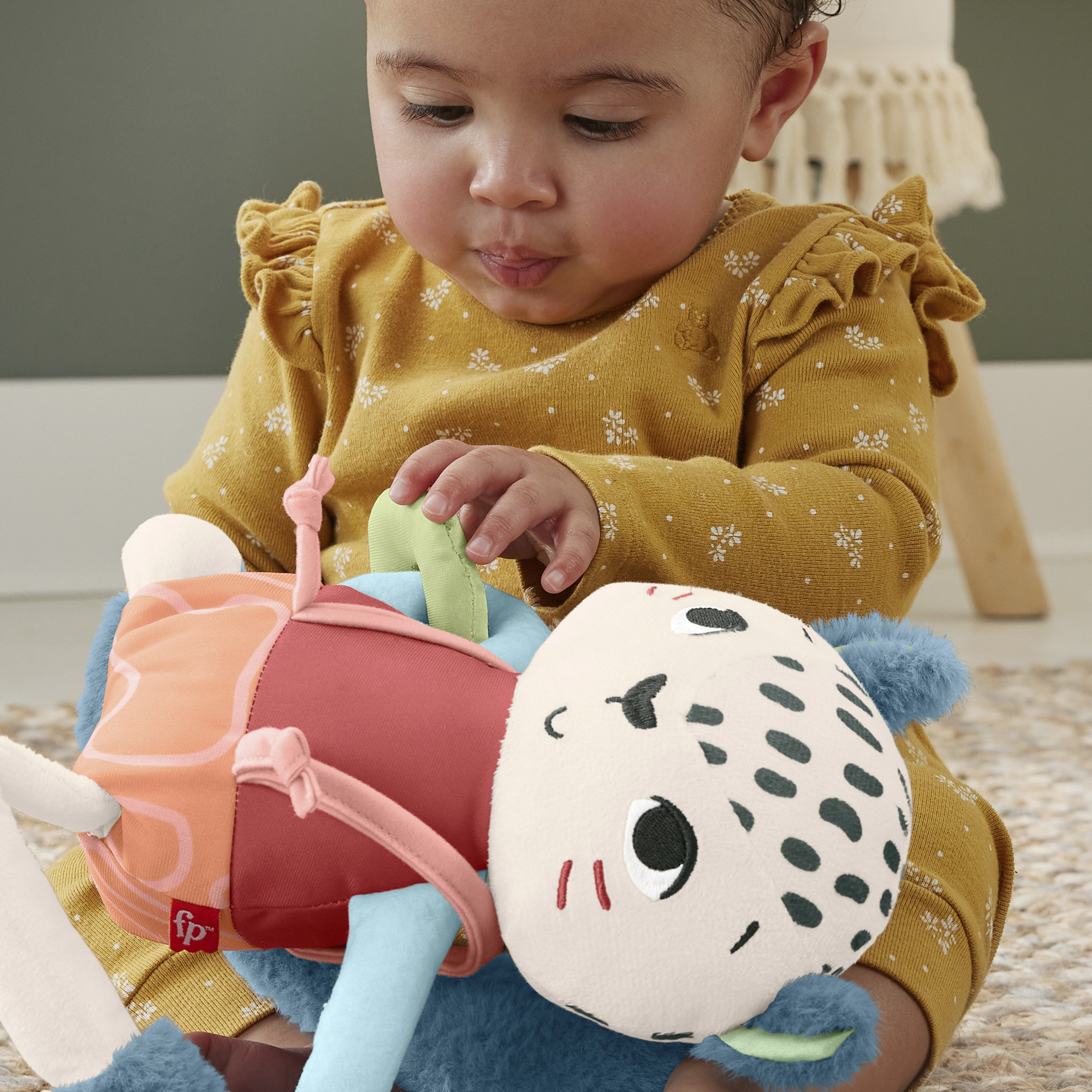 Fisher-Price Spiel-Schneeleopard, Kuscheltier sensorisches Spielzeug für Neugeborene